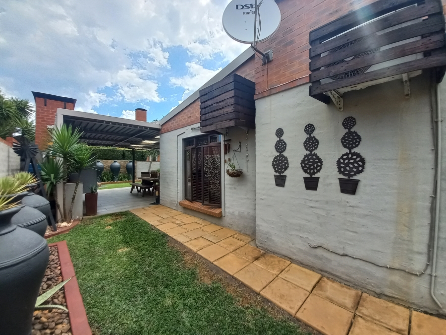 3 Bedroom Property for Sale in Waterval East North West
